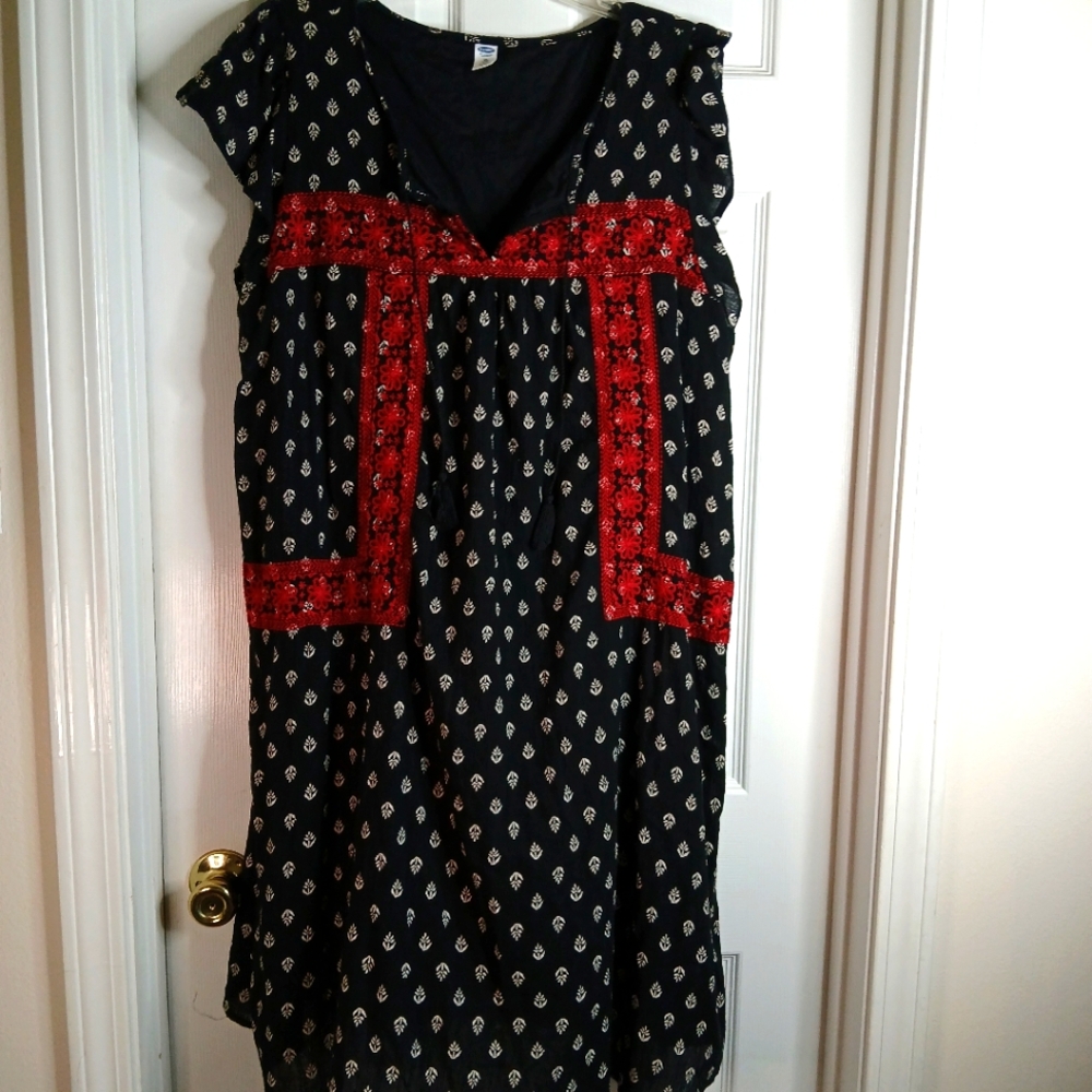 Old Navy Black and Red Midi Dress Size XL